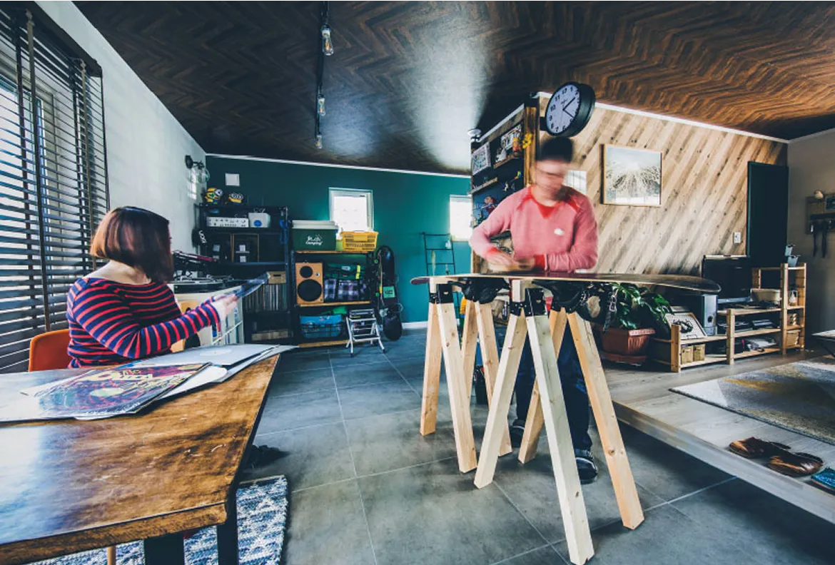 土間で創る趣味をくらしの中心にした家