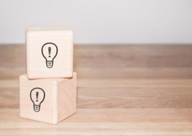 ひらめきのイメージの積み木